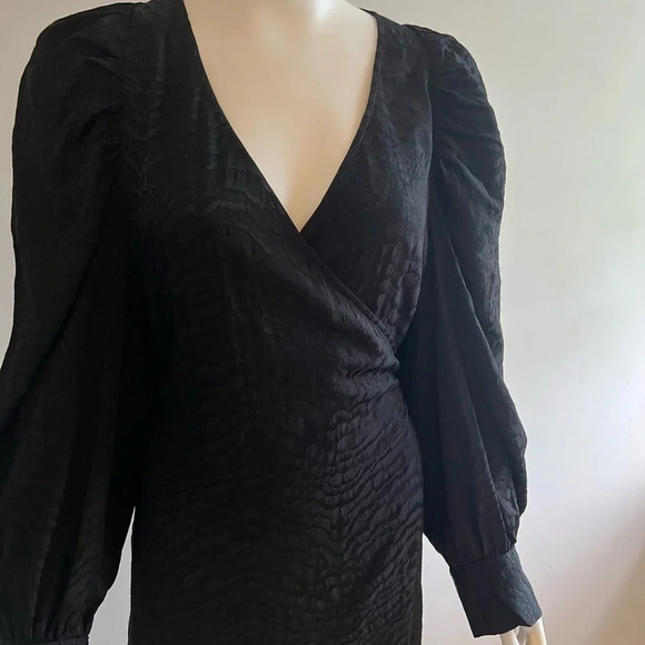 H&M Wrap Sateen Long Sleeve Dress Small NWT 100% Viscose - Picture 4 of 15